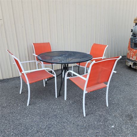 Patio Table with Chairs...44"dia