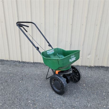 Scotts Broadcast Fertilizer Spreader