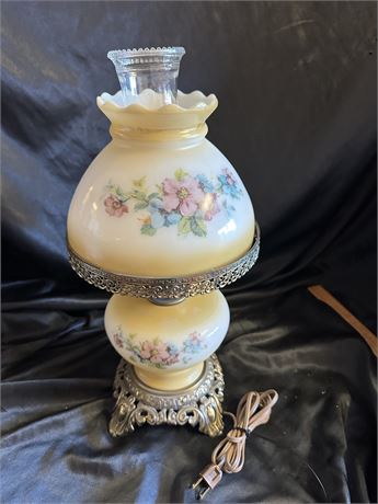 Beautiful Victorian Style Hurricane Lamp-it works