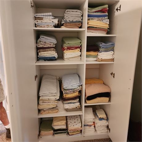 Assorted Linens/Towels (cabinet sold separately)