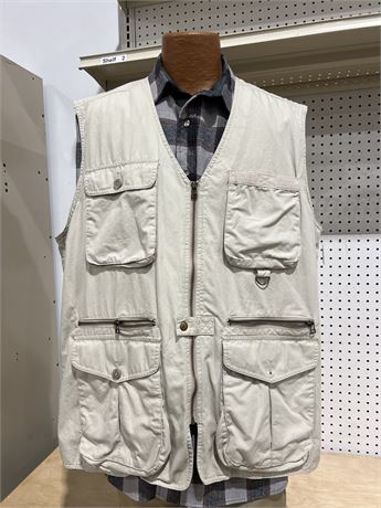 Size XL Eddie Bauer Fishing Vest