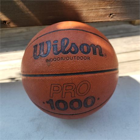 Vintage Wilson PRO 1000 Indoor/Outdoor Basketball