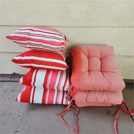 Outdoor Pillows & Cushions