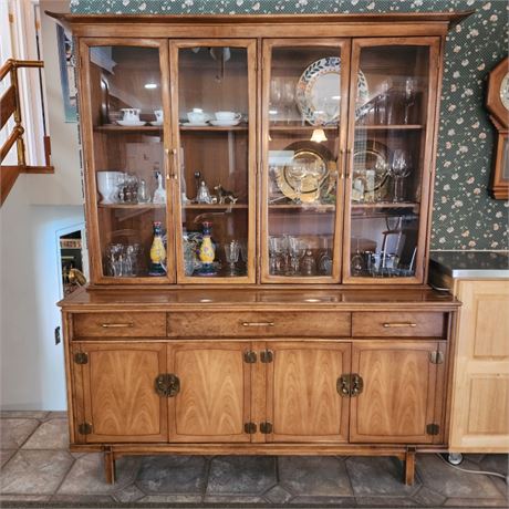 😍Mid Century Solid Wood Dining Room Display Cabinet - Stunning!