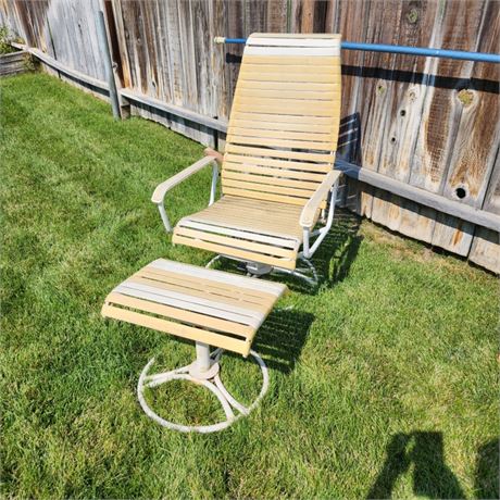 Outdoor Lounge Chair w/ Foot Rest