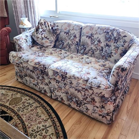 Vintage Floral Love Seat