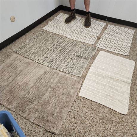 5 Kitchen/Bath Rugs - Nice & Clean!