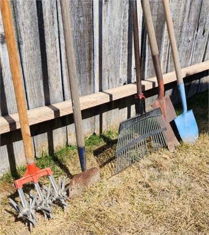 Shovels/Cultivator/Chipper/Rake