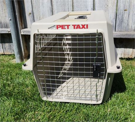 Medium Dog/Pet Carrier - 27x19x18