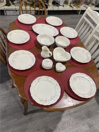 Tea Rose Pfaltzgraff Dish Set