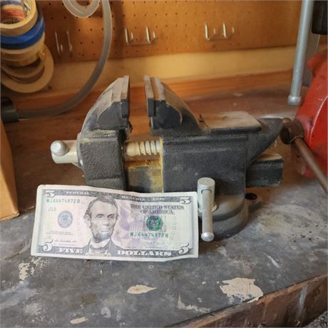 Bench Vise