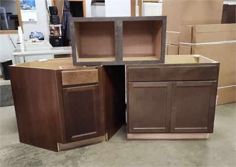 Hartford Shaker Chestnut Corner Base, Base, & Wall Cabinets (G 25)