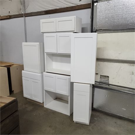 7 White Shaker Style Cabinets - (G 21)