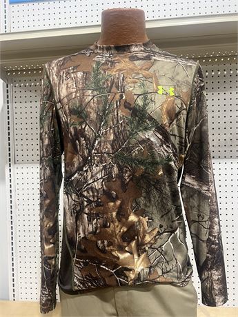 Size M Under Armour Camouflage Long Sleeve