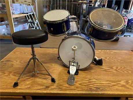 Little Kids Drum Set. Let’s make some noise!!