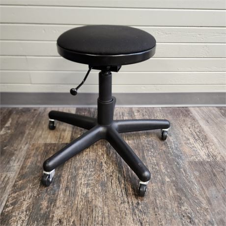 Nice Sturdy Adjustable Office Stool