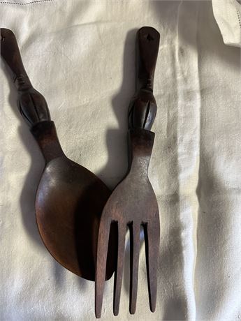 Hand Carved Salad Set