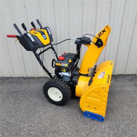 NICE New 26" Club Cadet 243CC-2 Stage - Electric Start Snow Blower - Very Nice!