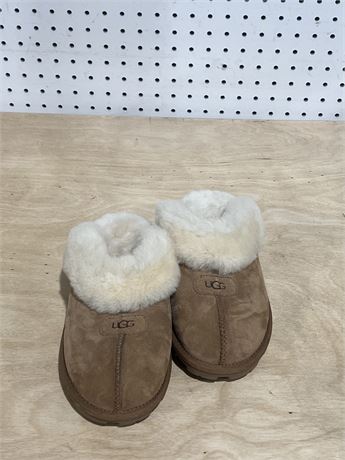 Size 8 UGG Coquette Chestnut Suede Slippers