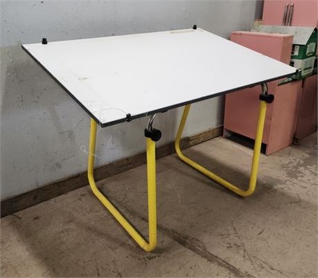 Drafting Table  w/ Adjustable Height - 47x31