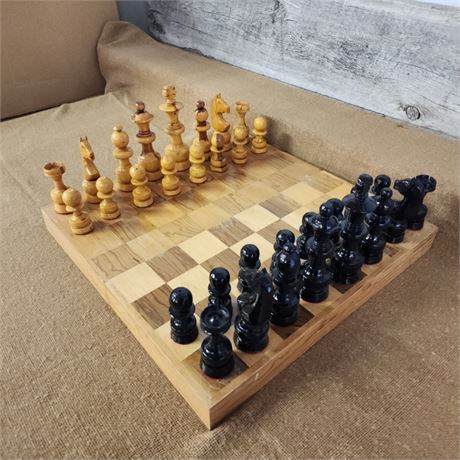 😲LARGE Handmade Wood Chess Set - nice!