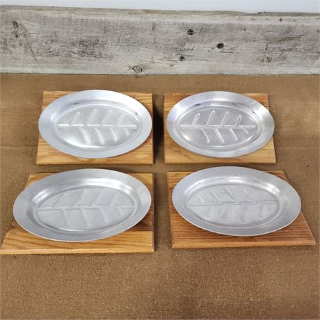 4 Sizzlers w/ Wood Trays