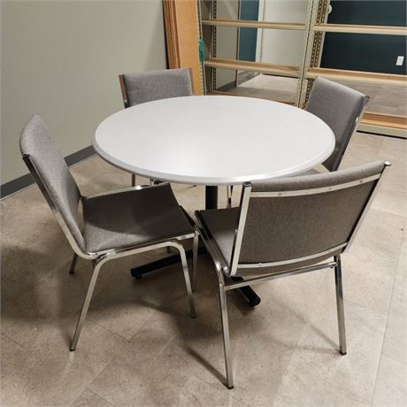 Nice Garage/Office Break Room Table & 4 Chairs - 42"