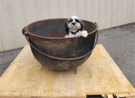 Large Antique Footed Cast Iron Cauldron - 29" Diameter, 18"⬆️