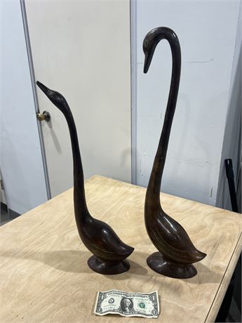 Wood Swan Sculpture Set