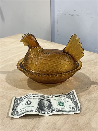 Vintage Indiana Glass Rooster/Chicken Amber “Hen on a Nest” Dish