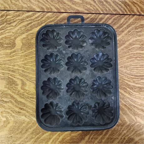 Vintage Cast Iron Biscuit Pan