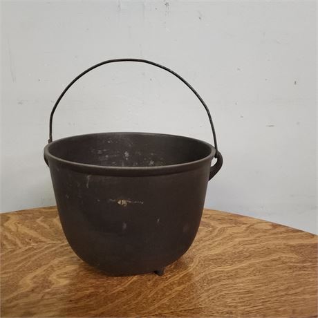 Vintage Cast Iron Cauldron #8 w/ Handle