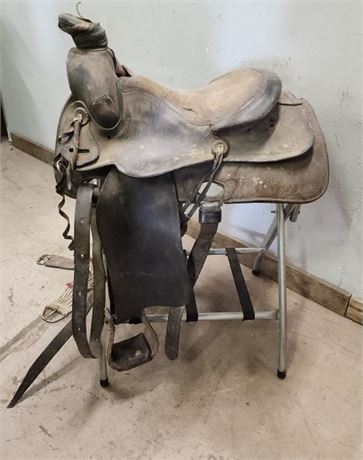 15" Ranch Saddle (missing stirrup)