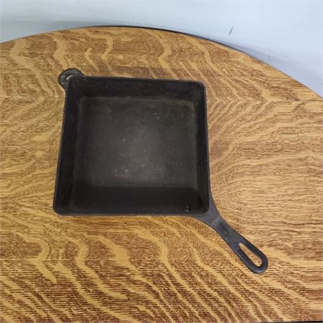 Rare Wagner #768 Antique Cast Iron Square Fry Skillet