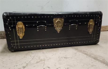 Vintage Trunk - 25x20x13