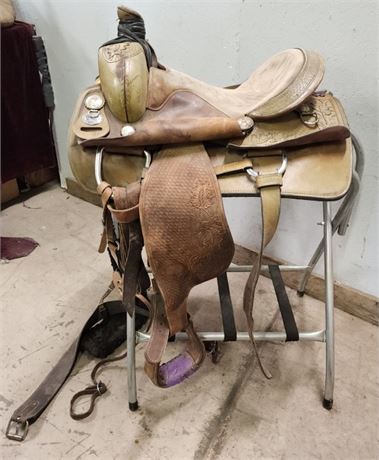 15" Royal King Saddle + Breast Collar