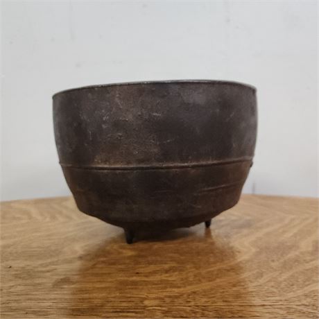 Antique #9 H Cast Iron Cauldron