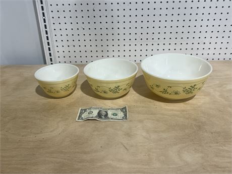 Vintage Pyrex Shenandoah Mixing Bowls