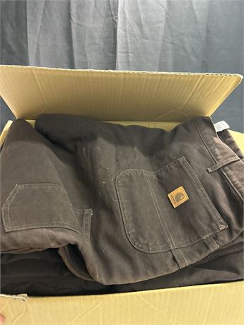 6 pairs Of Men’s Carhart Insulated Pants 3 Are 50x32, 3 Are 48x32.