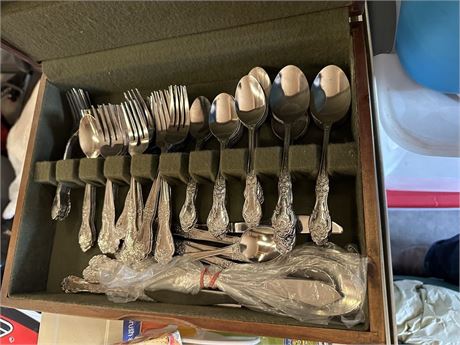 Set of Stainless Steel Silverware