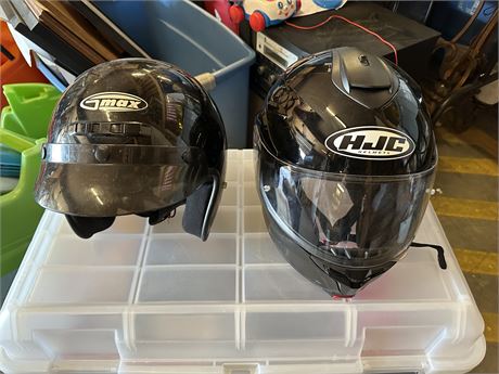 2 Helmets for motorcycles or go-carts