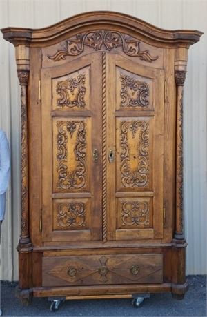 😲Gorgeous Antique Armoire -