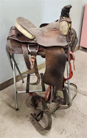 16" A Circle Ranch Saddle