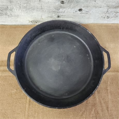 Large Antique Lodge Cast Iron Skillet