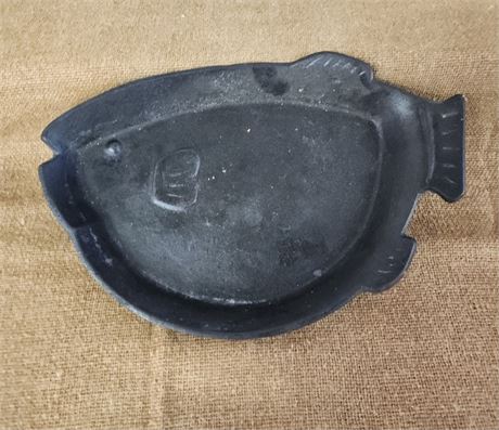 Unique Antique Cast Iron Fish Skillet