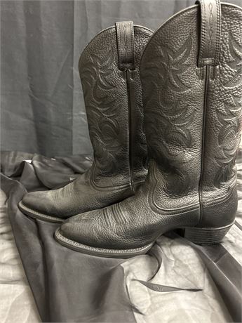 Very Nice Pair of ARIAT Black Cowboy Boots.Size is 9.5EE