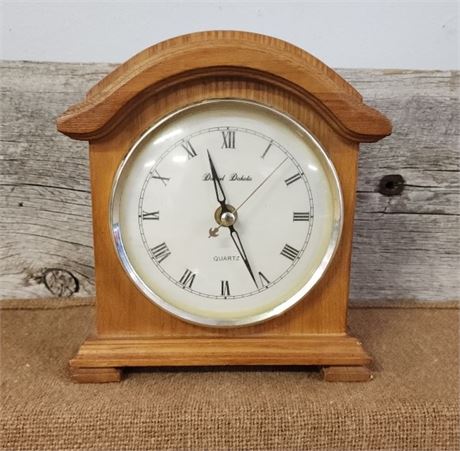 Vintage Daniel Dakota Quartz Mantle Clock