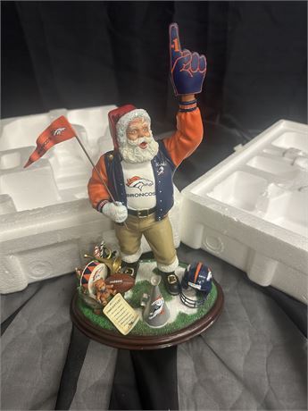 Broncos Santa