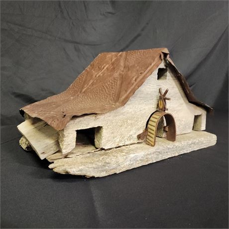 Cool Barnwood Bird House w/ Spur Door & Metal Roof