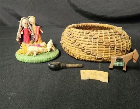 Handwoven Knickknacks from Ecuador